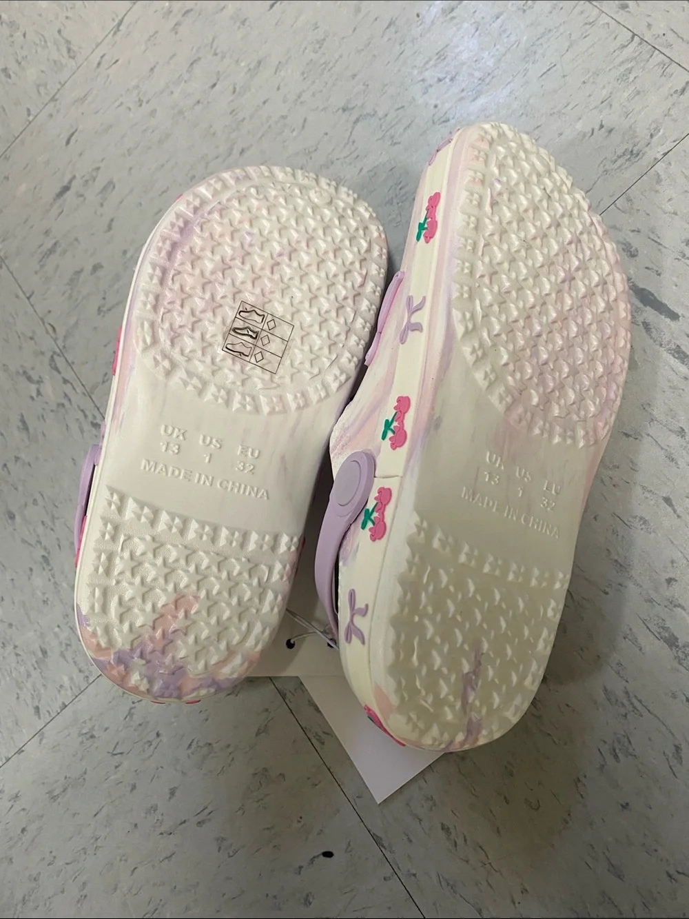 Disney Minnie Mouse Disney little girl Kids Clogs crocs size 1y